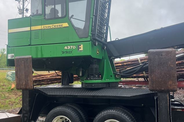2015 John Deere 437D Log Loader